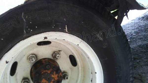 รถบรรทุก 6 ล้อ สองแถวกระบะไม้ ISUZU 88 แรงม้า รถบรรทุก 6 ล้อ สองแถวกระบะไม้ ISUZU 88 แรงม้า