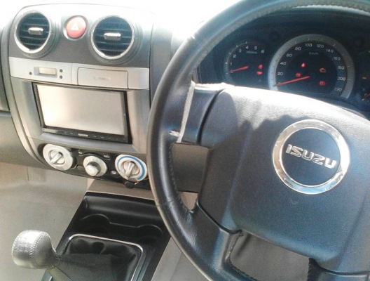 ISUZU D-MAX 4 ประตู HI-LANDER 2.5 รถสวย รถบ้าน สภาพเดิมๆ