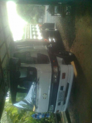 ขายรถหกล้อดั้มฮิโน่สมอเงิน195รถออกห้าง850000รถบ้าน0847944751