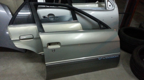 ประตูหน้าขวาโซลูน่า มุมส้ม V-Version