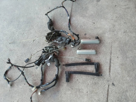 กลอนประตูหน้า ไฟฟ้า เซ้นทรัลล๊อค พร้อมชุดสายไฟในแผงประตู โซลูน่า มุมส้ม V-Version