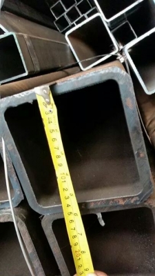 ขายเหล็กกล่องและเหล็กแป๊บกลมมีหลายขนาดเหมา และแบ่งขายกิโล ละ 17 บาท