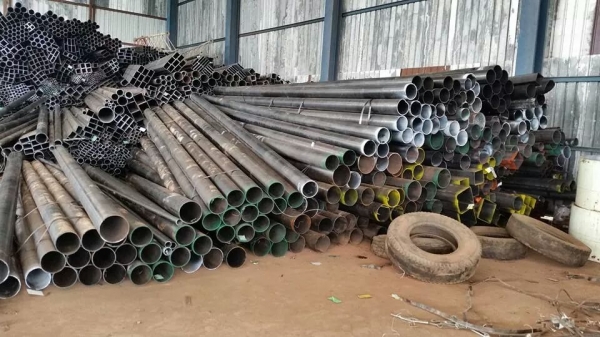 ขายเหล็กกล่องและเหล็กแป๊บกลมมีหลายขนาดเหมา และแบ่งขายกิโล ละ 17 บาท