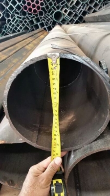 ขายเหล็กกล่องและเหล็กแป๊บกลมมีหลายขนาดเหมา และแบ่งขายกิโล ละ 17 บาท