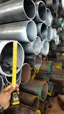 ขายเหล็กกล่องและเหล็กแป๊บกลมมีหลายขนาดเหมา และแบ่งขายกิโล ละ 17 บาท