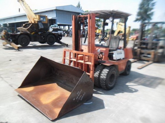 ขายรถยก KOMATSU 2.5 FD25-7 มี กระบอกยกเท ขายรถยก KOMATSU 2.5 FD25-7 มี กระบอกยกเท