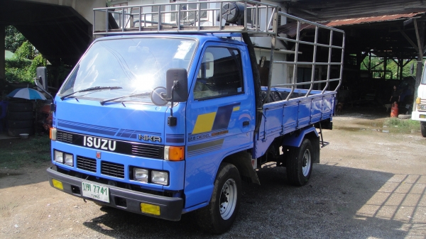 ISUZU NKR 4ล้อ ป้ายเล็กไม่ติดเวลา สภาพสวยพร้อมใช้ ISUZU NKR 4ล้อ ป้ายเล็กไม่ติดเวลา สภาพสวยพร้อมใช้