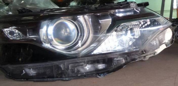 ไฟหน้า โปรเจคเตอร์ All new Vios 2014 ของแท้มือสอง หลอดครบ