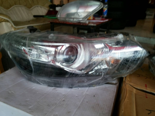 ไฟหน้า โปรเจคเตอร์ All new Vios 2014 ของแท้มือสอง หลอดครบ