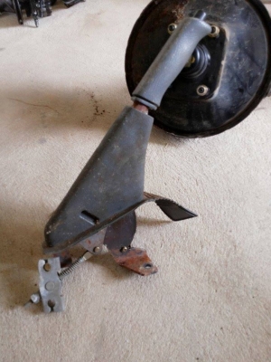 ขายอะไหล่ซีวิคเตารีด  ดึงเบรคมือ รองใต้เครื่อง  พลาสติก