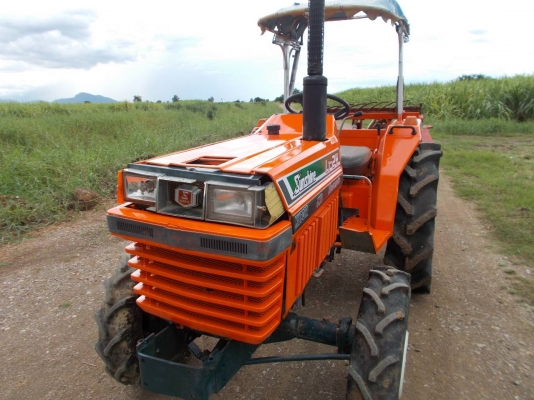 มาแล้วจ้า Kubota L1 24 โฟวิน 24แรง มีพาน5 หนึ่งพวง สนใจติดต่อ 0899-638-932 หรือ ทาง ไลน์ (ไอดี) yuylamnarai