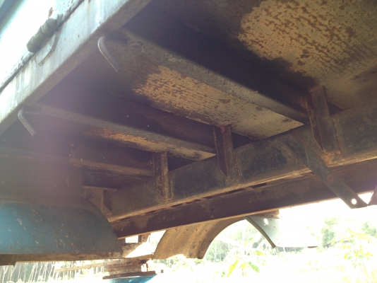 ขายกระบะ 6 ล้อ NISSAN UD