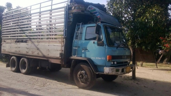 10ล้อเพลาเดียว175แรงFVM12MY -3592534 กระบะคอกไม้มะค่า..เล่มพร้อม คัสซีสวย เครื่องสวย...