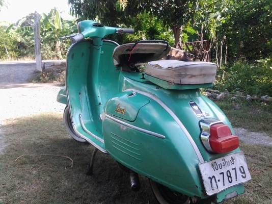 ขาย vespa ตัวรถสปิ้นหัวเหลี่ยมครับ เลขโครง เครื่อง 64 ครับ รถ no book ขายตามสภาพครับ ราคา 29,500 บาท