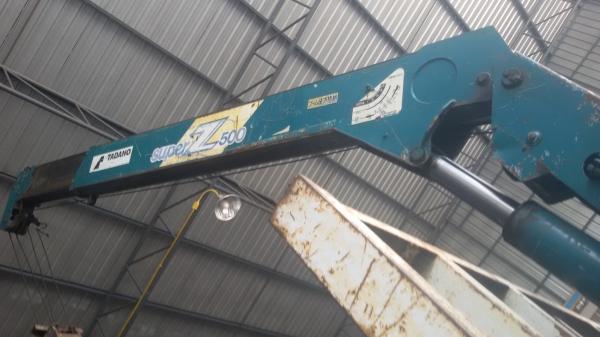 ขารถบรรทุก 6 ล้อ ติดเครน 5 ตัน 3 ปอก ท้องวี 225 แรง สภาพพร้อมใช้งาน  K.อู๊ด 081-2995537