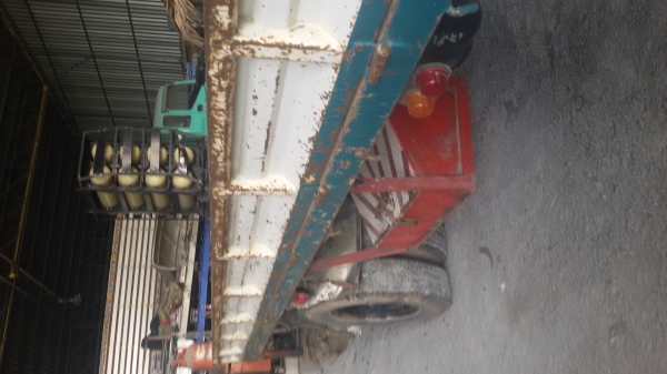 ขารถบรรทุก 6 ล้อ ติดเครน 5 ตัน 3 ปอก ท้องวี 225 แรง สภาพพร้อมใช้งาน  K.อู๊ด 081-2995537