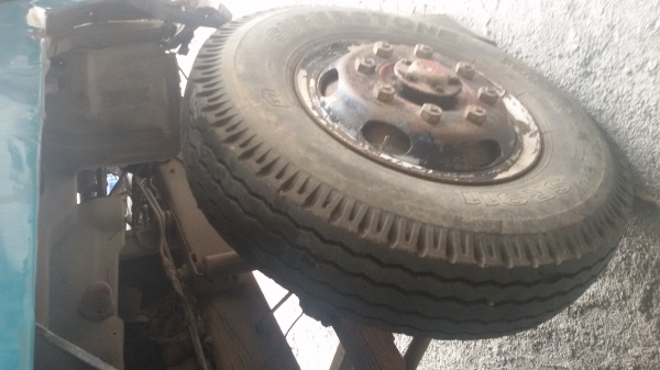 ขารถบรรทุก 6 ล้อ ติดเครน 5 ตัน 3 ปอก ท้องวี 225 แรง สภาพพร้อมใช้งาน  K.อู๊ด 081-2995537