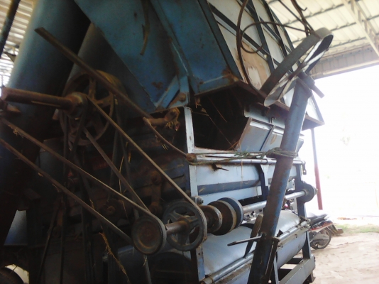 ขาย อีแต๋น 85แรง พร้อมตู้สีข้าว เกษตร 5ฟุต สภาพพร้อมใช้งาน ราคา 59,000บ ครับ