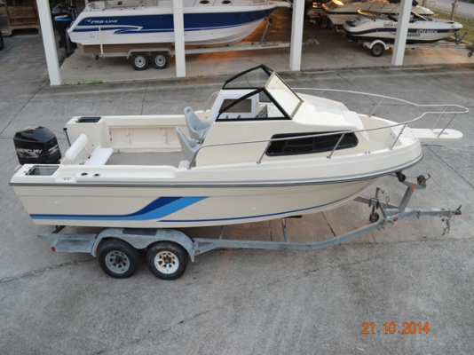 Renken 2288, 23 foot พร้อม trailer, บันไดเรือ (ไม่รวมเครื่อง)