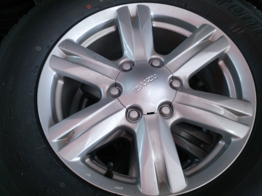 ขายแม็กยางถอดป้ายแดงISUZU MU-X ขอบ17 ยางปี14 (ตุ่มยางเส้นสีอยู่ครบใหม่มาก) 1 ชุด
