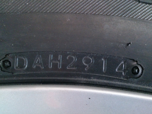 ขายแม็กยางถอดป้ายแดงISUZU MU-X ขอบ17 ยางปี14 (ตุ่มยางเส้นสีอยู่ครบใหม่มาก) 1 ชุด