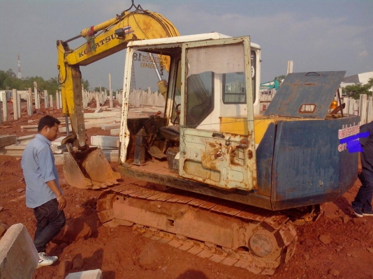 ขายรถแมคโครpc60-6ขายถูกๆ370000พร้อมใช้งาน ขายรถแมคโครpc60-6ขายถูกๆ370000พร้อมใช้งาน