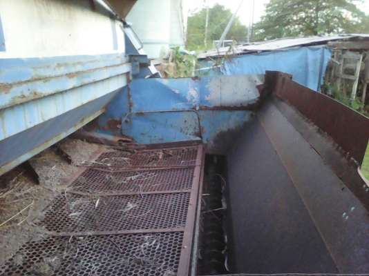 ตู้สีข้าว ไทยเส็ง 6ฟุต สภาพดี  ราคา 29000บ คุยกันได้ครับ