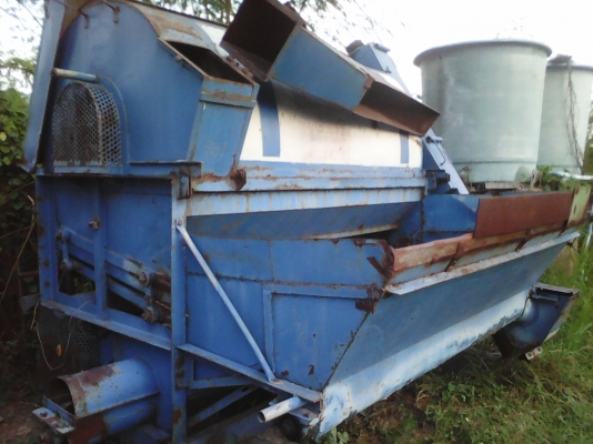 ตู้สีข้าว ไทยเส็ง 6ฟุต สภาพดี  ราคา 29000บ คุยกันได้ครับ