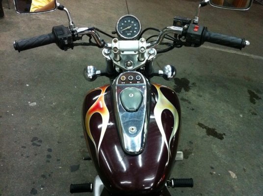 ขออนุญาติขาย KAWASAKI BOSS 175 cc. ลายไฟ สตาร์ทมือ โอนใฟ้ฟรีจ้า