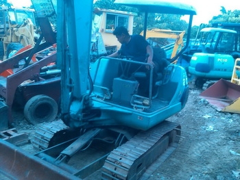 เชิญลองได้แล้วครับ รถขุด ยี่ห้อ เจ๋ง KOMATSU : PC 20-7 ก้นมน รุ่นใหม่ มือสองญี่ปุ่น พร้อมใช้งาน
