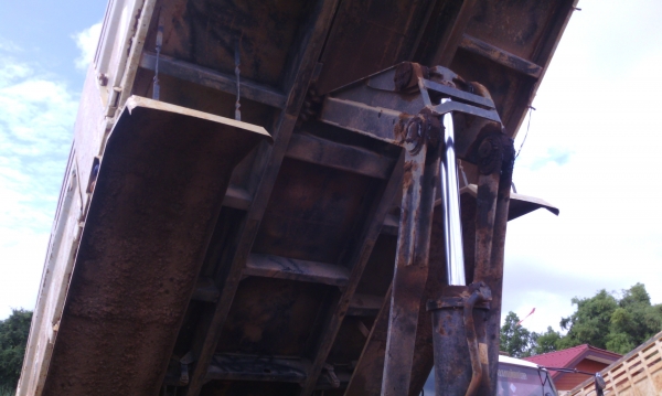 HINO MEGA 260 แรงม้า กระบะสามมิตรลอนเฉียง