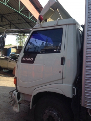 ขายรถ6ล้อหัวคัชซี HINO FC2WEKA เครื่อง WO4D-D 120 แรงม้า สนใจโทร 081-970-1072