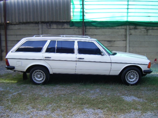 รถสะสม w123tdแวน ดีเซล สภาพเดิมๆทั้งคัน ทำสีปะผุมาอย่างดี เครื่องแน่น แอร์เย็น