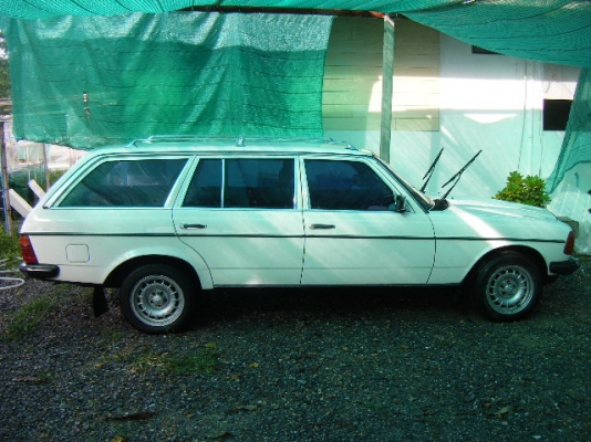 รถสะสม w123tdแวน ดีเซล สภาพเดิมๆทั้งคัน ทำสีปะผุมาอย่างดี เครื่องแน่น แอร์เย็น