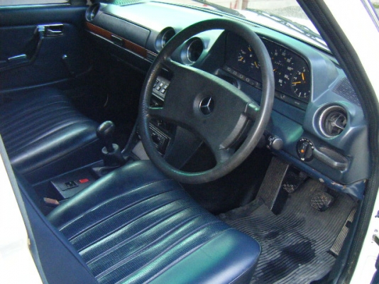 รถสะสม w123tdแวน ดีเซล สภาพเดิมๆทั้งคัน ทำสีปะผุมาอย่างดี เครื่องแน่น แอร์เย็น