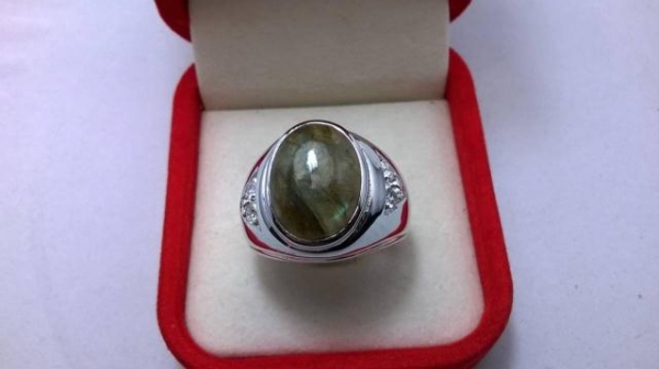 แหวนเงินพลอยลาบราโดไรท์