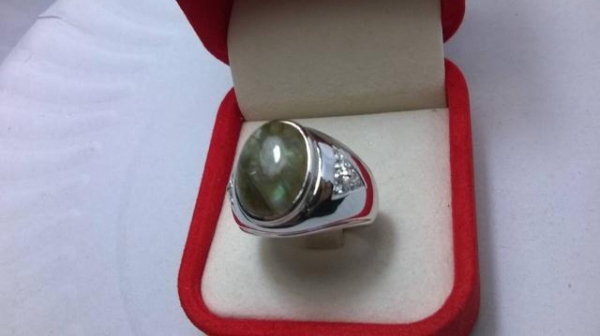 แหวนเงินพลอยลาบราโดไรท์