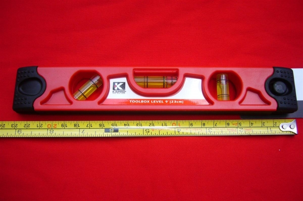 ไม้บรรทัดสามเหลี่ยมอลูมีเนียม KAPRO  + ระดับน้ำ ความยาว 12 นิ้ว