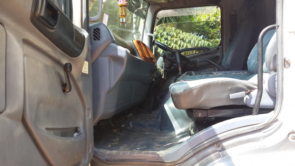 ขายดาวน์หัวลากHINO MEGA320พร้อมหางพื้นเรียบสามเพลาราคาโทร0843923995