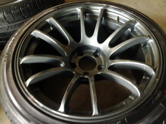 RZ1 ขอบ18 พร้อมยางตรูมๆ RZ1 ขอบ18 พร้อมยางตรูมๆ