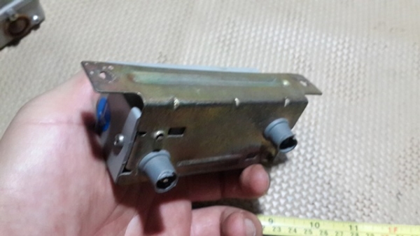 มีอีแค่ 1 ชุดสุดท้ายครับ.สวิทส์ON-OFF เฟสเดียว 2 สาย ราคาเท่ากันเลยครับ