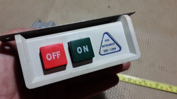 มีอีแค่ 1 ชุดสุดท้ายครับ.สวิทส์ON-OFF เฟสเดียว 2 สาย ราคาเท่ากันเลยครับ