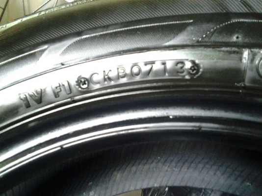 บริสโตน  215/60/16 ปี 13 ดอกหนาๆนุ่มๆ