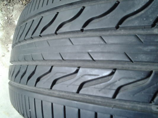 มิชลิน 215/55/17 ดอกตรูมๆ มิชลิน 215/55/17 ดอกตรูมๆ