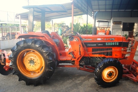 ขายรถไถ Kubota L1-45(4WD) พร้อมดันหน้า,ผานหลัง พร้อมใช้งาน