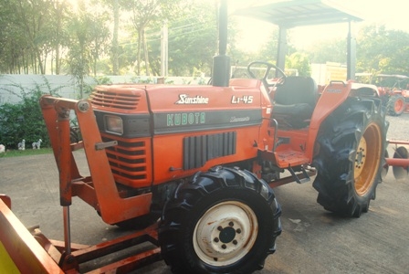 ขายรถไถ Kubota L1-45(4WD) พร้อมดันหน้า,ผานหลัง พร้อมใช้งาน