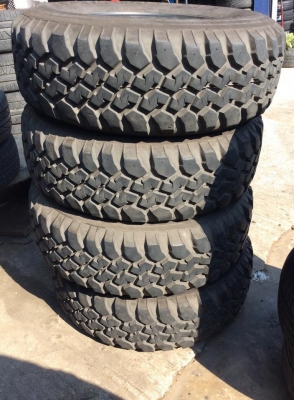 ขายยาง MAXXIS BUCKSHOT  MT 265-75-16 ยางปลายปี13 แต่เบิกตอนกลางปี14 ดอกเกิน95เปอเซน ถูกๆ