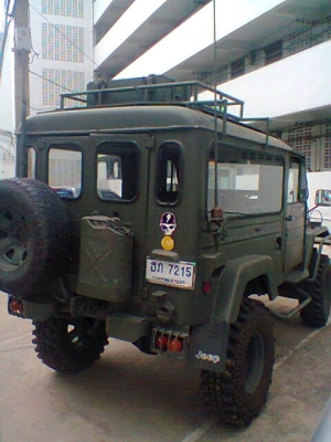 ขายรถจี๊ปj32 ยกสูงยางตะขาบขับ4