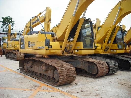 รถแมคโคร KOMATSU PC200-8 รถออกห้าง