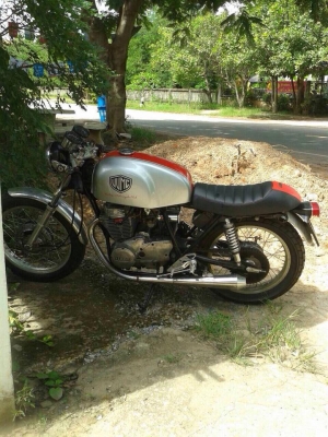 ต้อนรับหน้าหนาวด้วย....ขายรถมอไซต์ Yamaha SR400 สภาพสวยแต่ง สไตล์ Cafe' มีใบ Invoice นำเข้าให้ ราคา 58,000.-บาท ต้อนรับหน้าหนาวด้วย....ขายรถมอไซต์ Yamaha SR400 สภาพสวยแต่ง สไตล์ Cafe' มีใบ Invoice นำเข้าให้ ราคา 58,000.-บาท